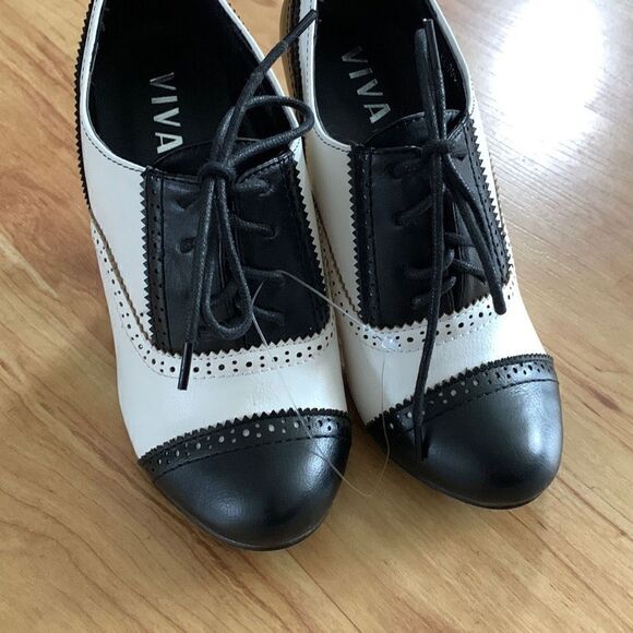 Viva black and white shoes wingtip tap like shoes size 36 (5.5) - Picture 1 of 4